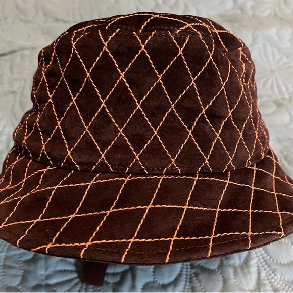 Eric Javits, water resistant hat.  Beautiful condition. - Picture 2 of 8